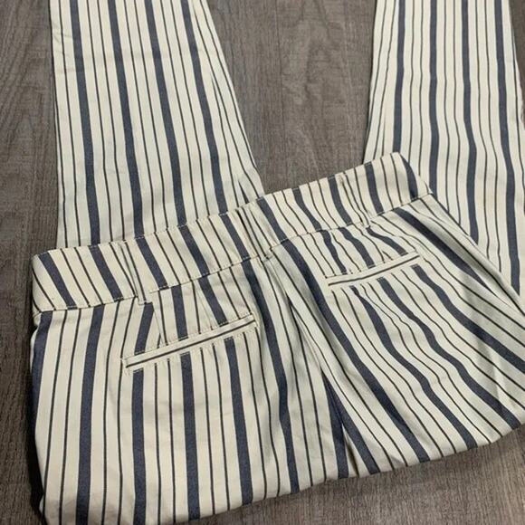 LOFT Blue & White Striped Pants โ Size 0 โ Nautical Chic! โ๐ฅ๏ธ - Picture 7 of 11